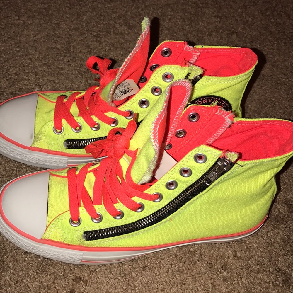 Yellow converse